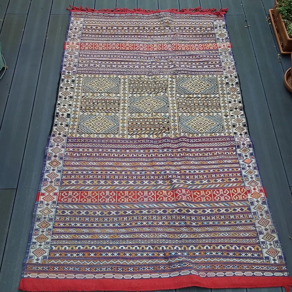 Tapis origine Marocaine. Décoration