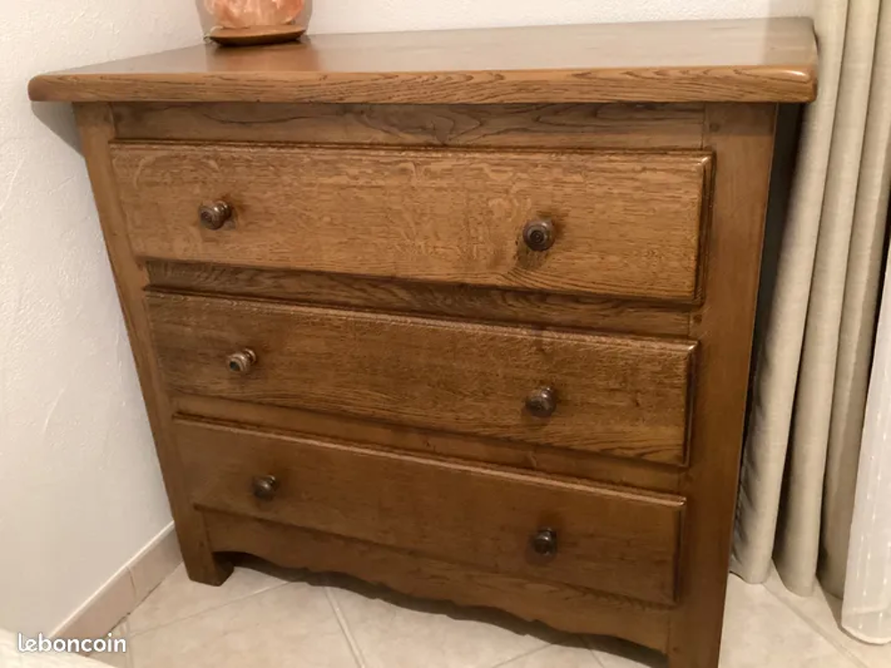 Commode en ch&ecirc;ne massif Meubles