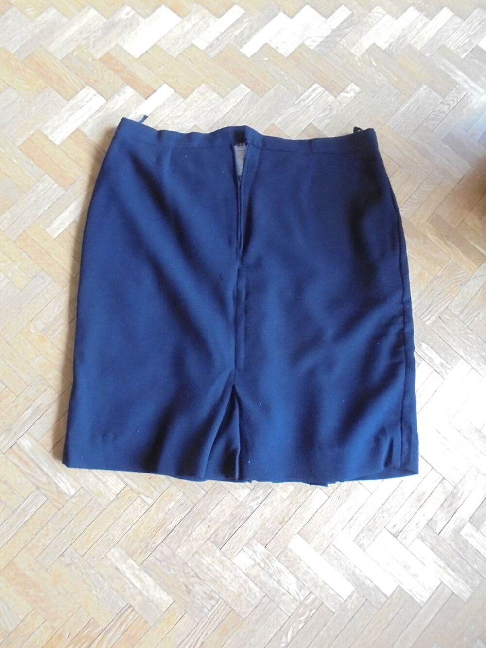 Jupe noire plis creux (51) Vêtements