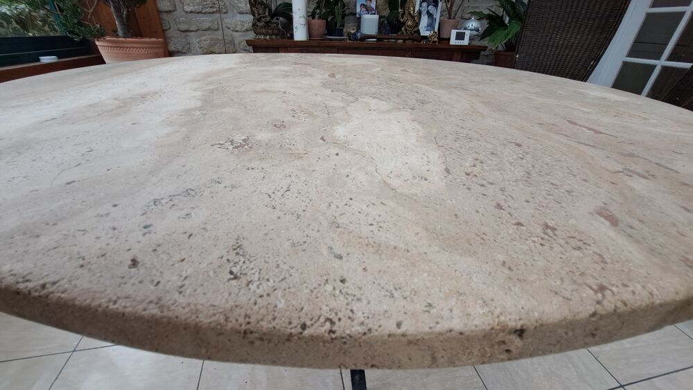 Table ronde travertin naturel + 4 Chaises
Meubles