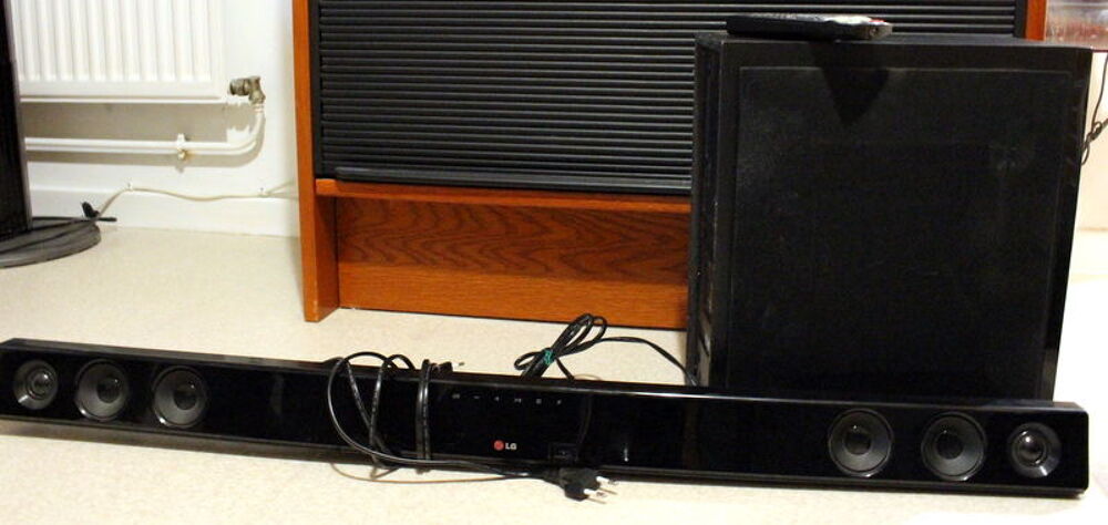 Annonces similaires
Barre son LG avec caisson basses en Wi F Audio et hifi