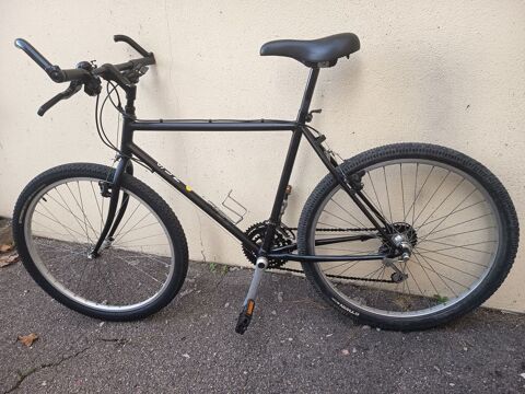 vtt 26 pouces noir brillant  65 Marignane (13)