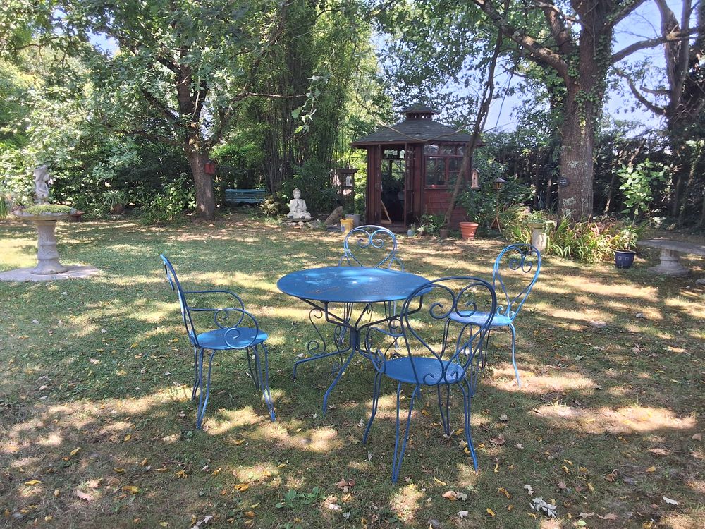 Table de jardin et ces chaises Meubles