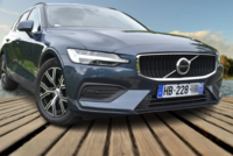 V60 B4 197 CH DCT7 Ultra Styl&eacute; Dark * 2023 occasion 17610 Chaniers