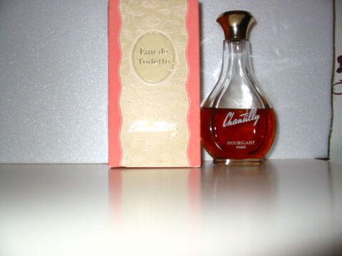 Flacons de parfums anciens
15 Saint-Lonard (62)