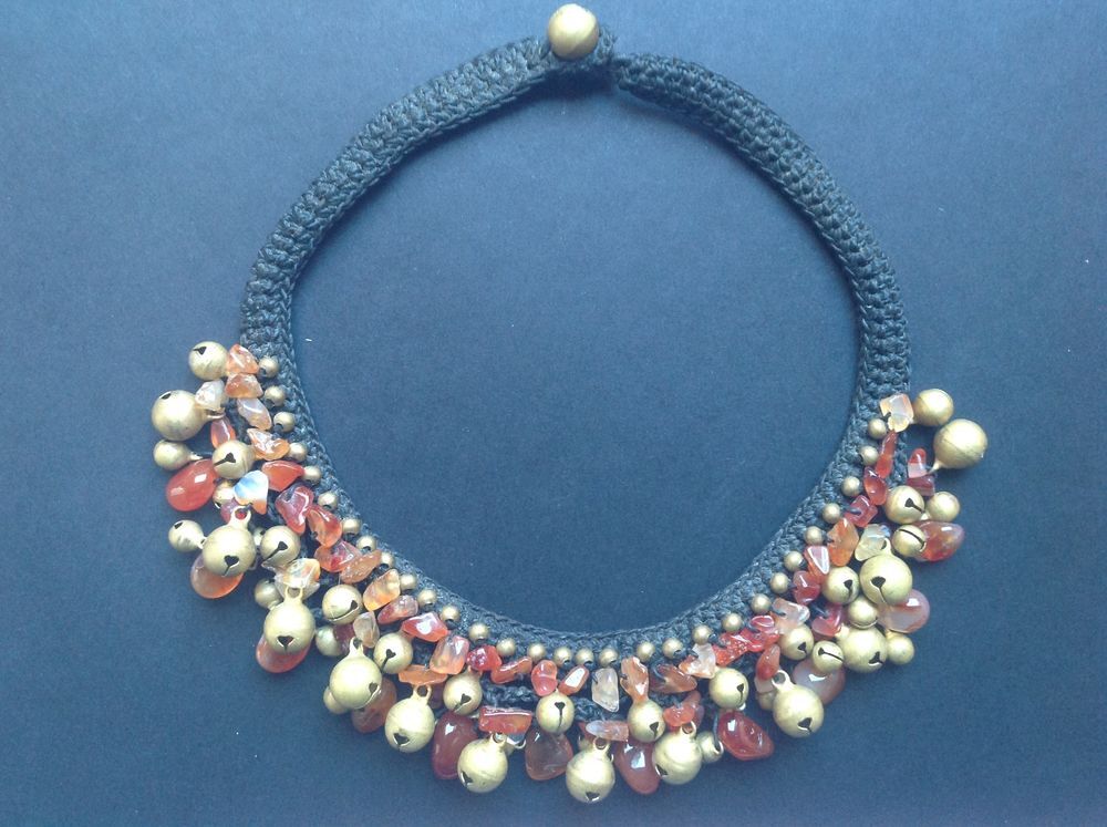 COLLIER TISS&Eacute; LONGUEUR 37 cm INCRUST&Eacute; D'AMBRES Envoi Possibl Bijoux et montres