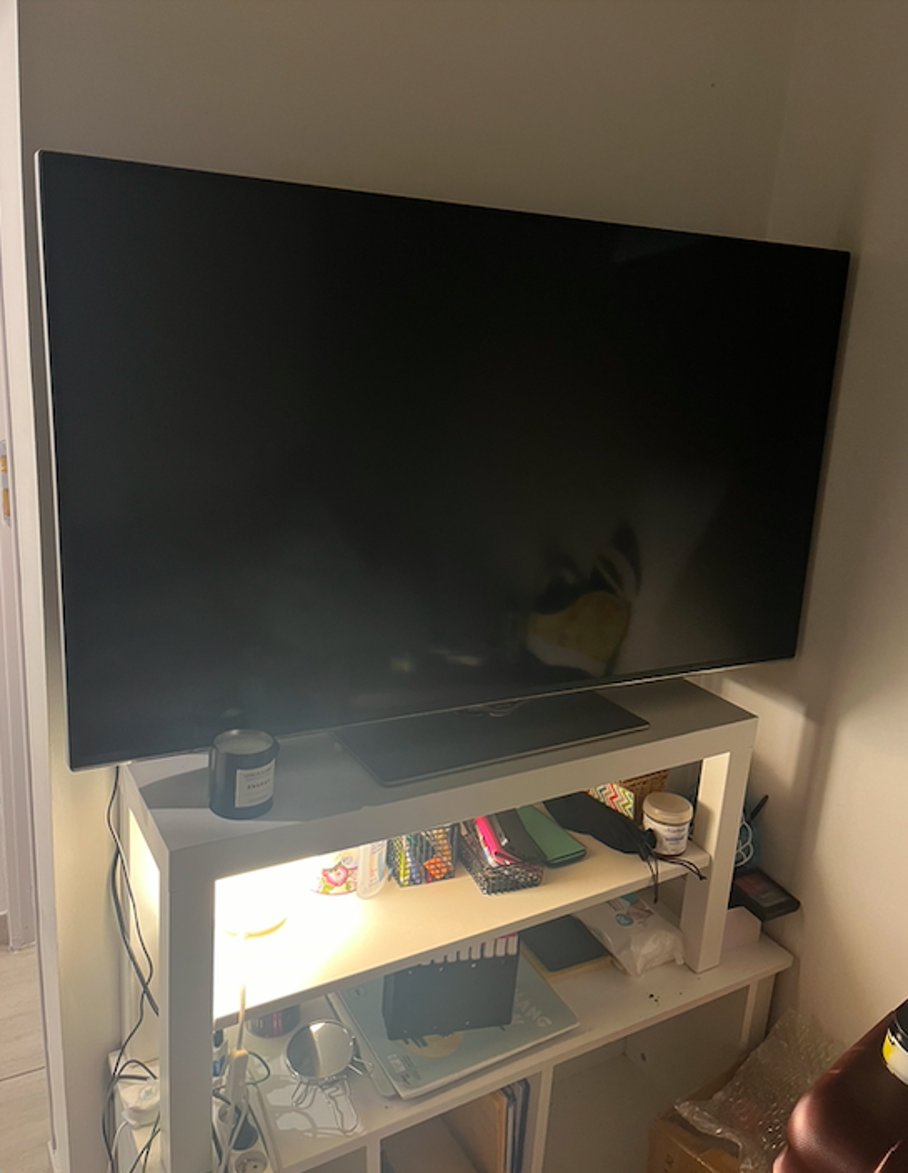 Ecran Plat quasi-neuf 112x65cm - AV Photos/Video/TV