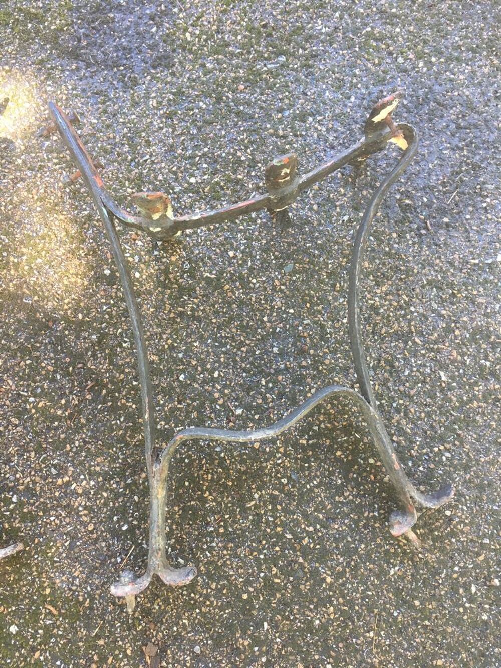 Paire de pieds de banc en fer forg&eacute; (LC) Jardin