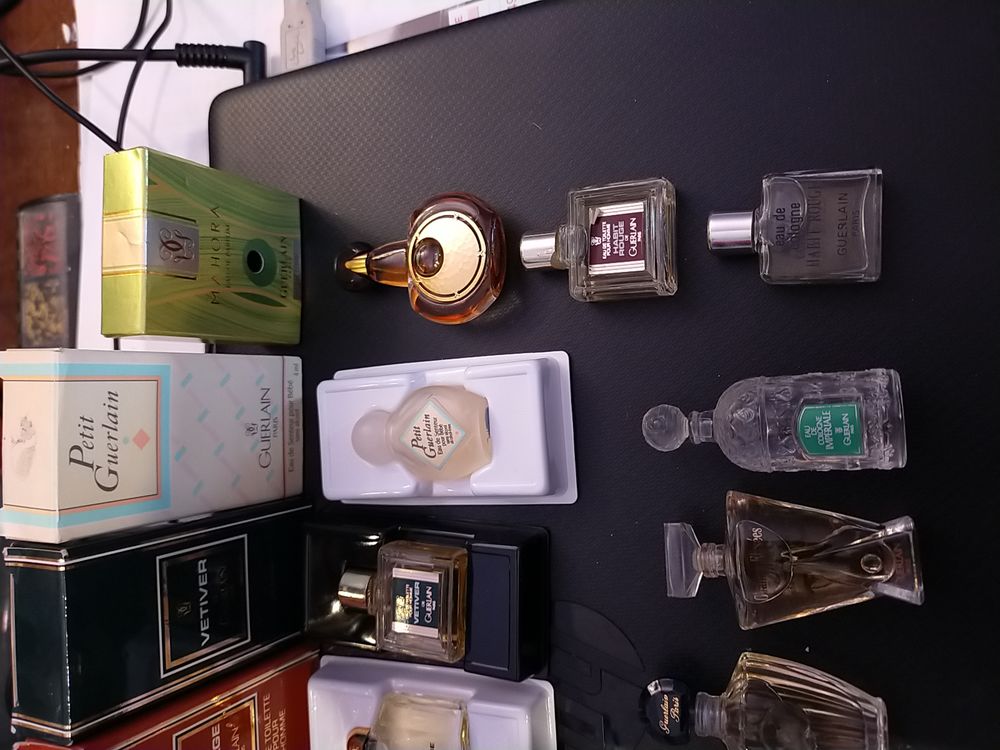 Lot miniatures de parfums 