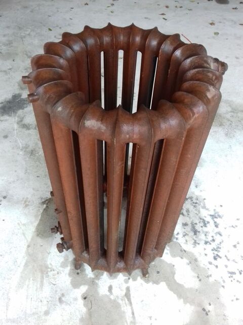 Radiateur ancien fonte circulaire
2100 Ralmont (81)