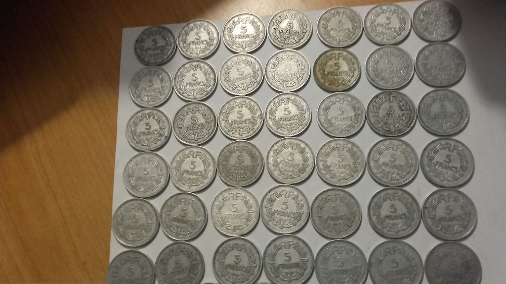 Lot de 44 pi&egrave;ces de 5 Francs Lavrillier aluminium . 