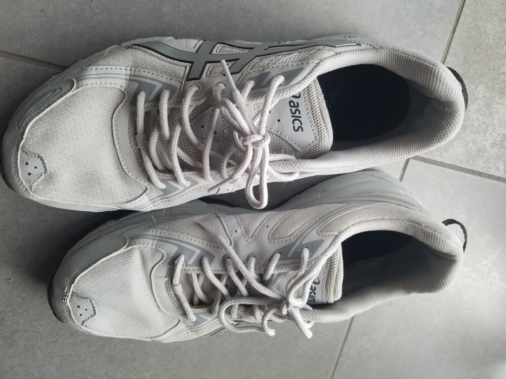 Baskets blanches Asics t45 Chaussures