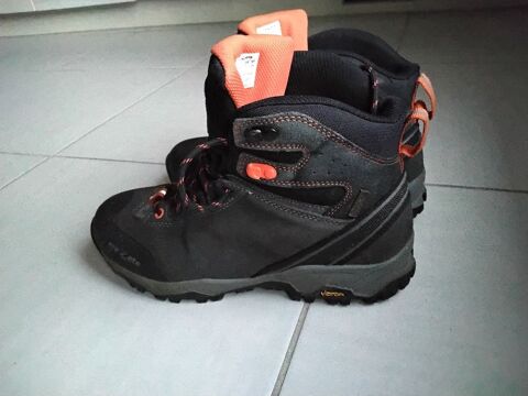 Chaussures de randonn�e 35 Saint-Vincent-de-Mercuze (38)