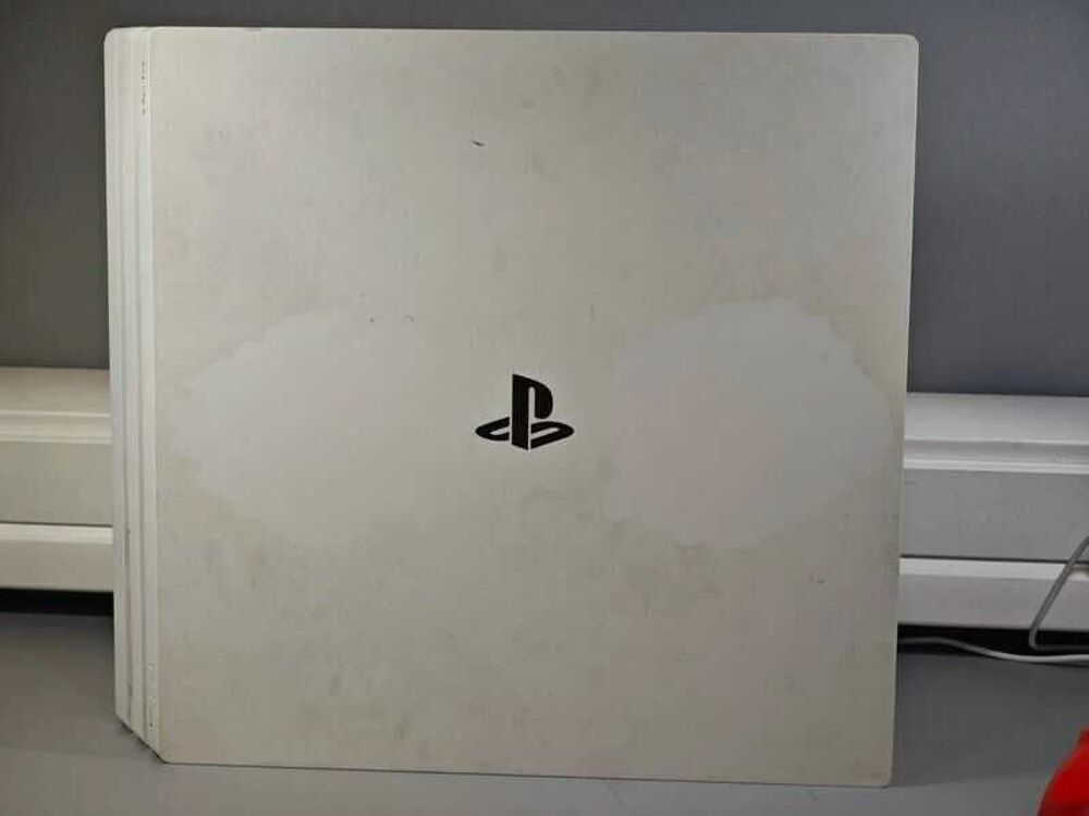 Console Sony Playstation 4 Pro / 1To/ Manette/ 12.00/ Consoles et jeux vidos