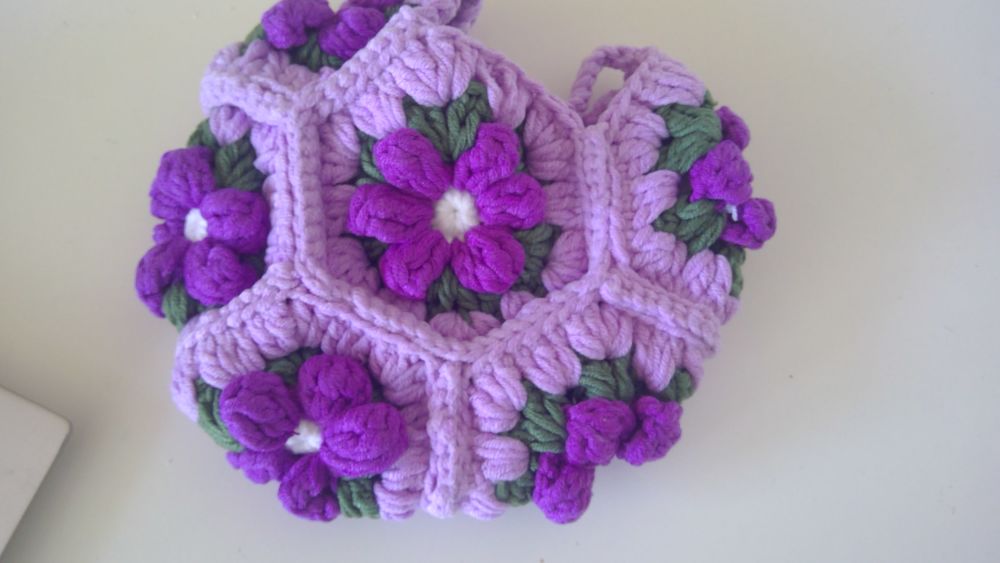 SAC CROCHET (neuf jamais utilis&eacute;)
Maroquinerie
