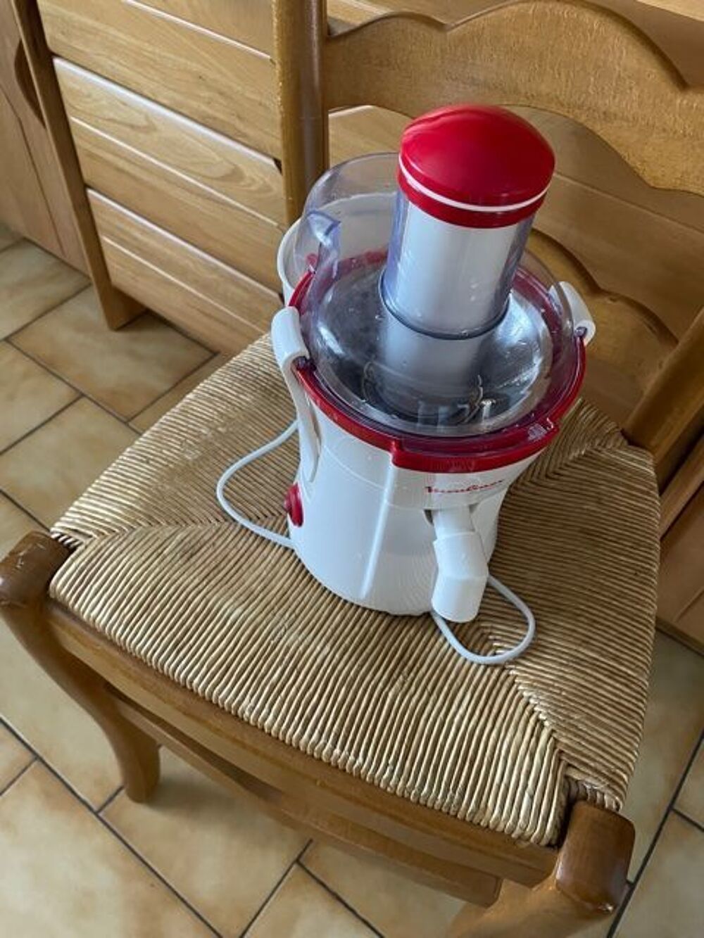 APPAREIL A JUS DE FRUITS Electroménager