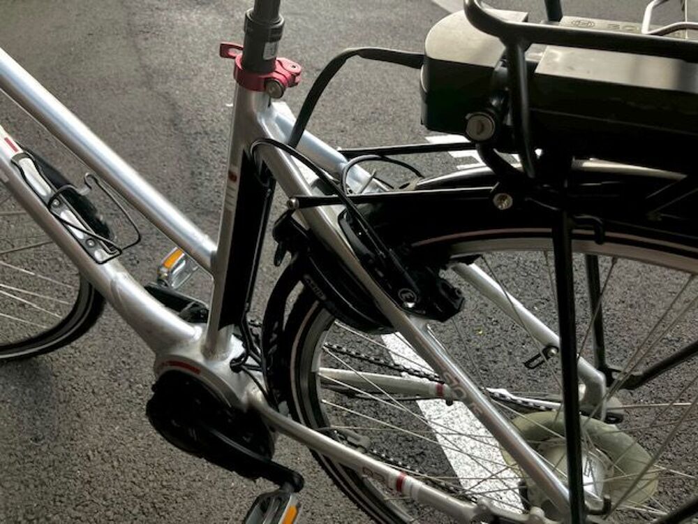 VTT &eacute;lectrique femme marque Sinus Vélos