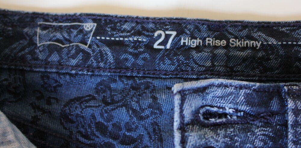 Jeans LEVIS print tapisserie W.27. L. 30. Vêtements