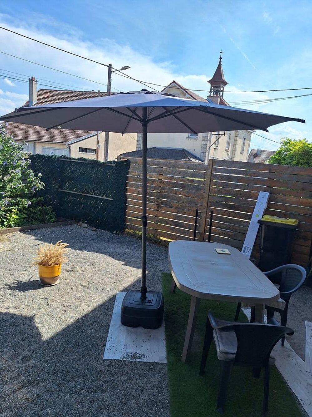 Parasol Esperide avec pied tout neuf. Jardin
