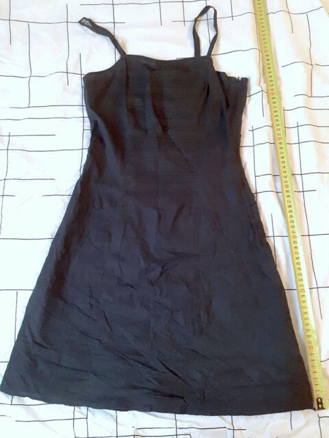 Petite robe noire Naf-naf 3 Aubervilliers (93)