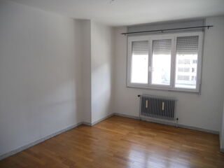  Appartement à louer 3 pièces 80 m²