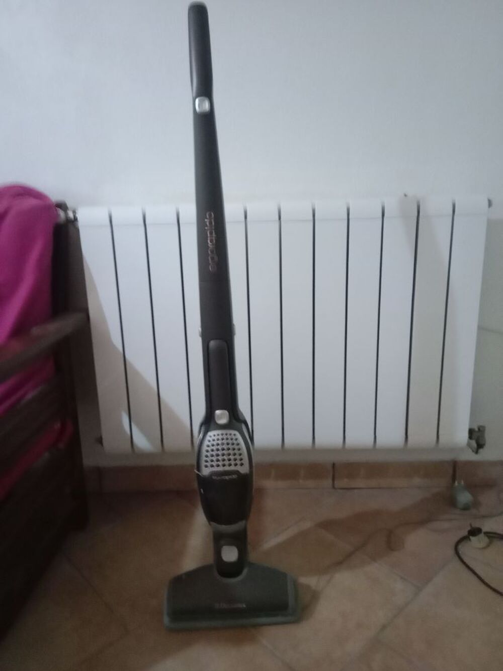 Aspirateur rechargeable balai ELECTROLUX
Tr&egrave;s bon &eacute;tat Electroménager