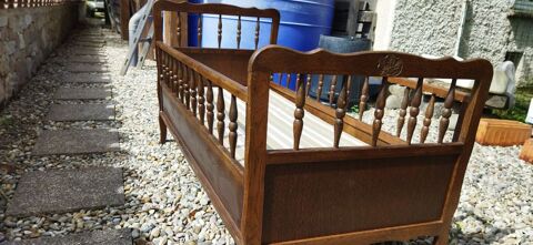 Lit d enfant en bois 30 Pradons (07)