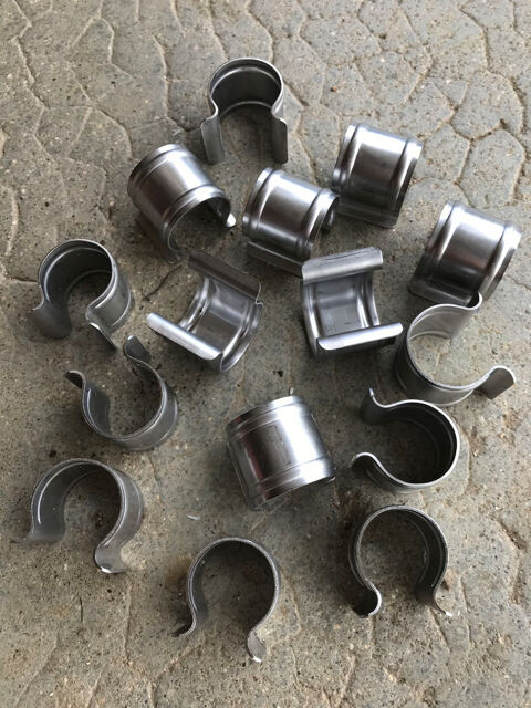 Lot de 15 clips en m�tal pour serre � 25 mm Saint-Junien (87)