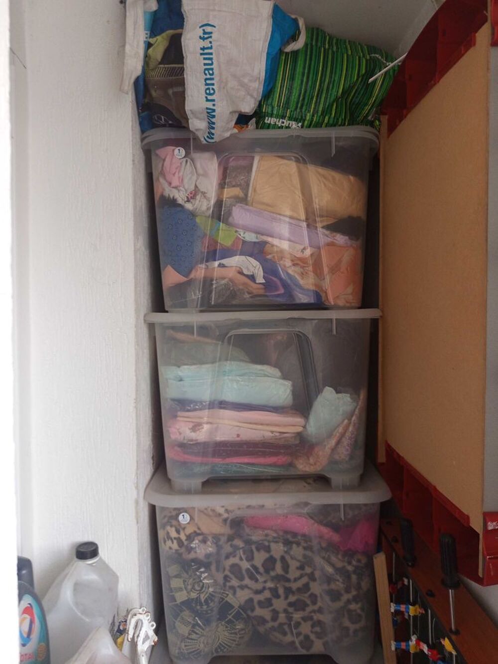 je me s&eacute;pare de ma marchandise de lingerie et pyjama Vêtements