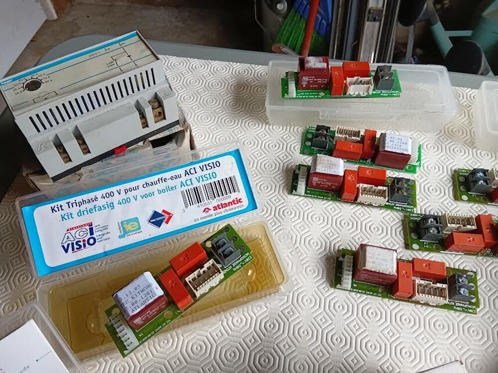LOT ACCESSOIRES PLOMBERIE / CHAUFFAGE / Bricolage