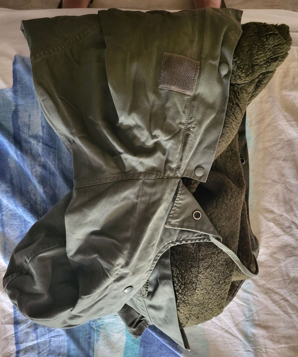 
v&ecirc;tements de combat:
Vêtements