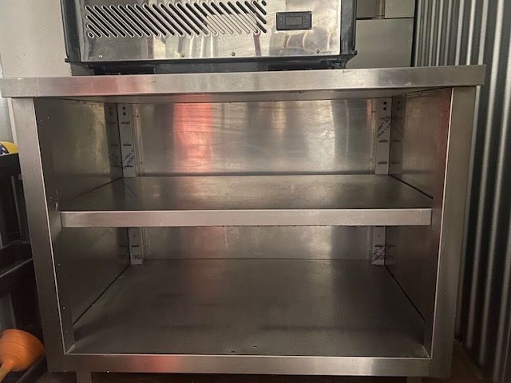   Table armoire INOX 