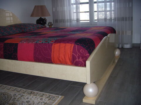 lit en bois nacr�  200 x 140 2 chevets 2 lampes 290 Le Plessis-Tr�vise (94)