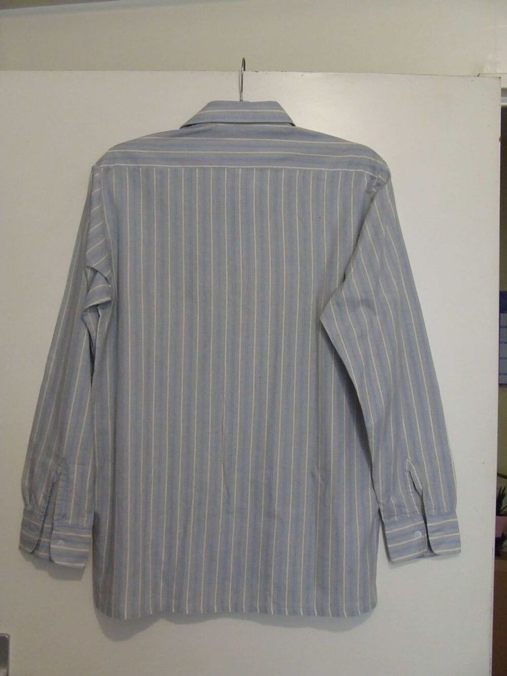 Chemise &agrave; rayures grises et bleues, Tour de cou 38 (S) TBE Vêtements