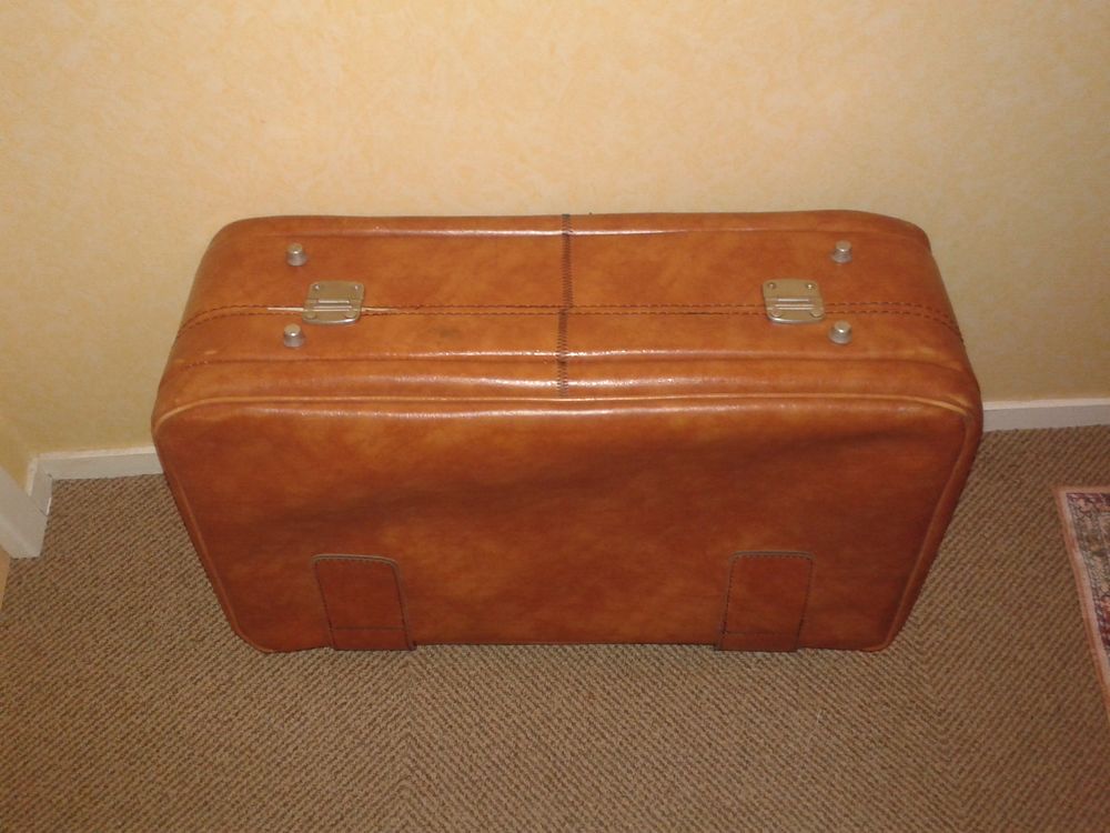 valise vintage en simili cuir caramel en parfait &eacute;tat Maroquinerie