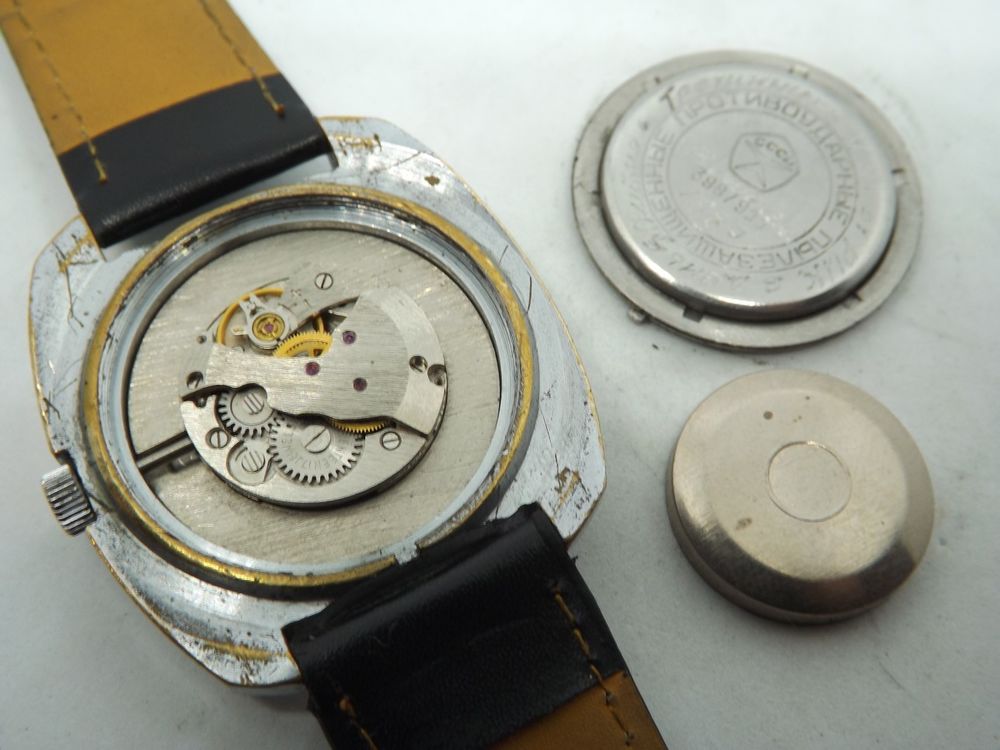 Montre sovi&eacute;tique Zaria cal.2009 remise en &eacute;tat 1970s Bijoux et montres