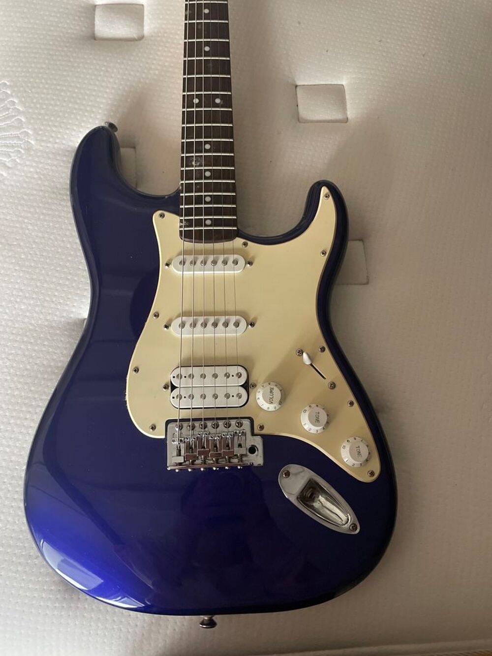 Fender squier strat avec amplifier Instruments de musique