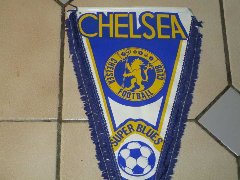 VIEUX FANION FOOTBALL"CHELSEA FOOTBALL CLUB" LOT 22C23 