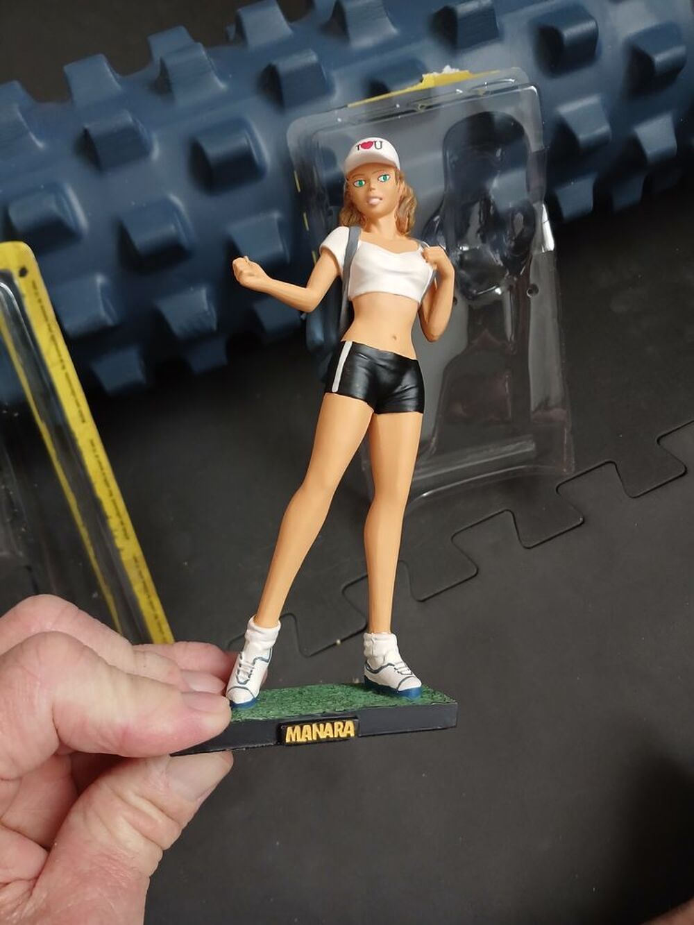 manara 10 figurines altaya femmes par Milo extraits de BD &eacute;r 