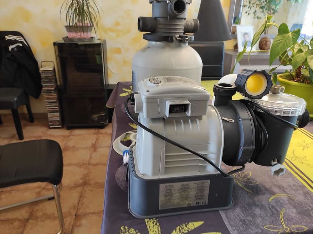 moteur piscine + filtre a sable Jardin
