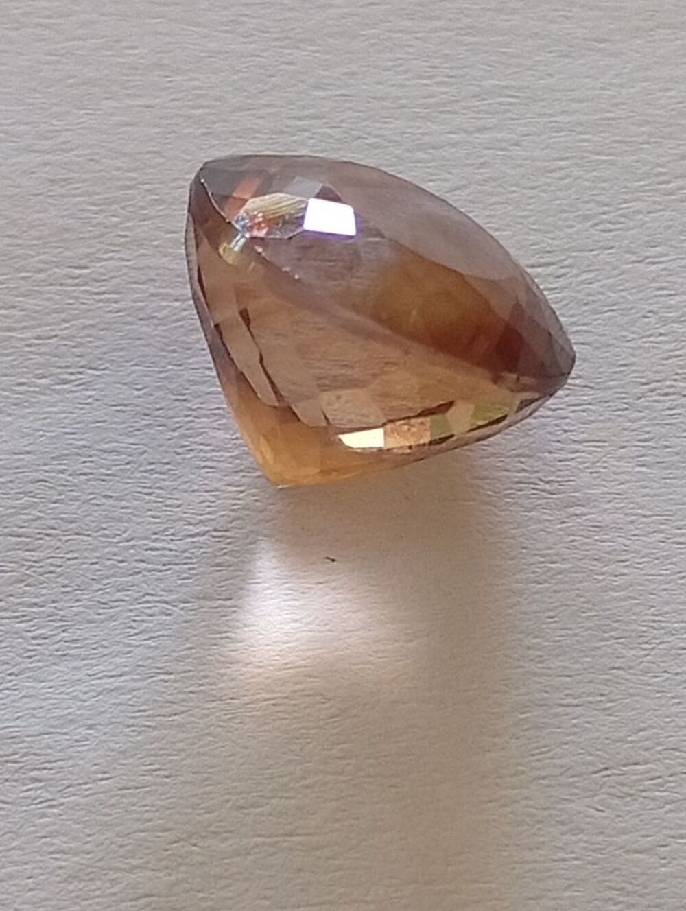 Topaze imperiale 11,28 carats-bicolore jaune/orange-Br&eacute;sil. Bijoux et montres
