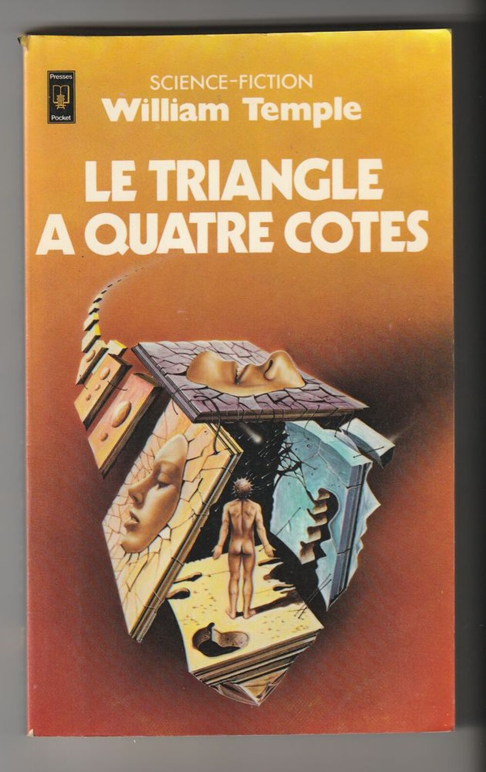 Le Triangle &agrave; quatre c&ocirc;t&eacute;s Livres et BD