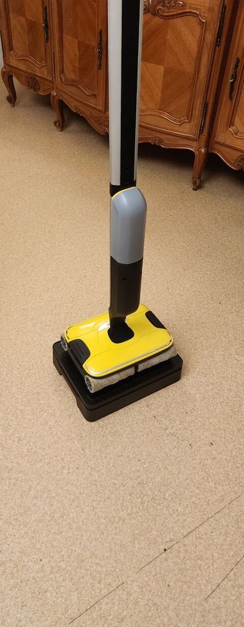 Aspirateur laveur sol karcher 250 Castanet-Tolosan (31)