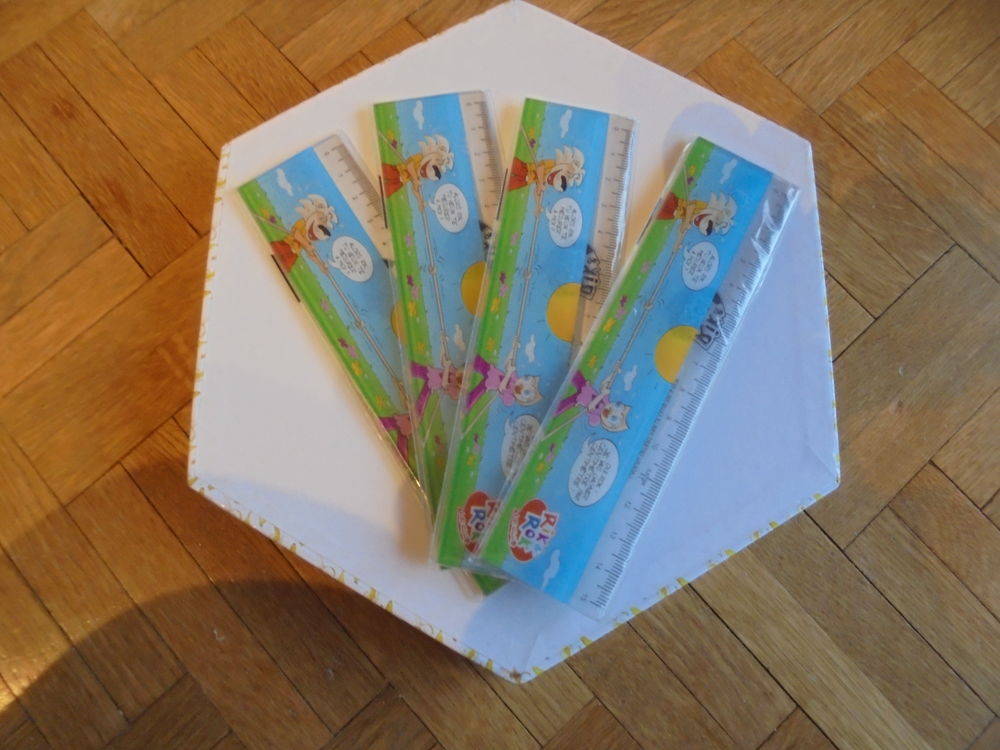 4 petites r&egrave;gles (28c) Jeux / jouets