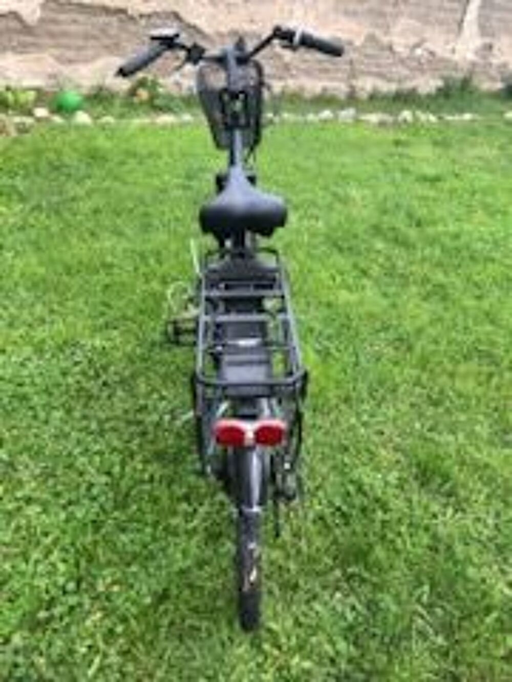 V&eacute;lo &eacute;lectrique femme NEUF Vélos