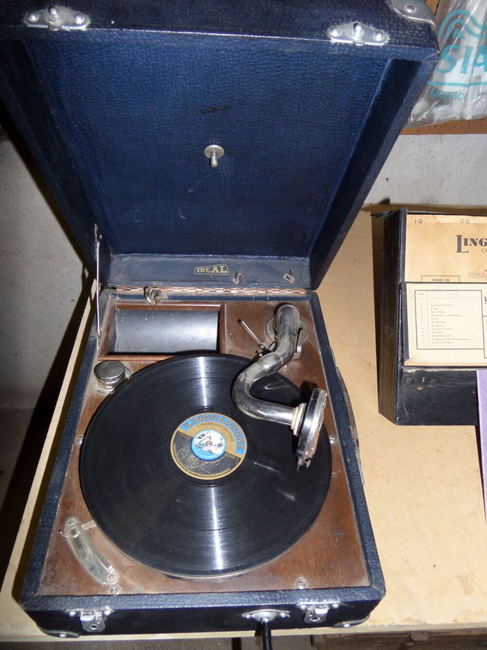 Tourne disque &quot; IDEA&quot; ann&eacute;e 40. 