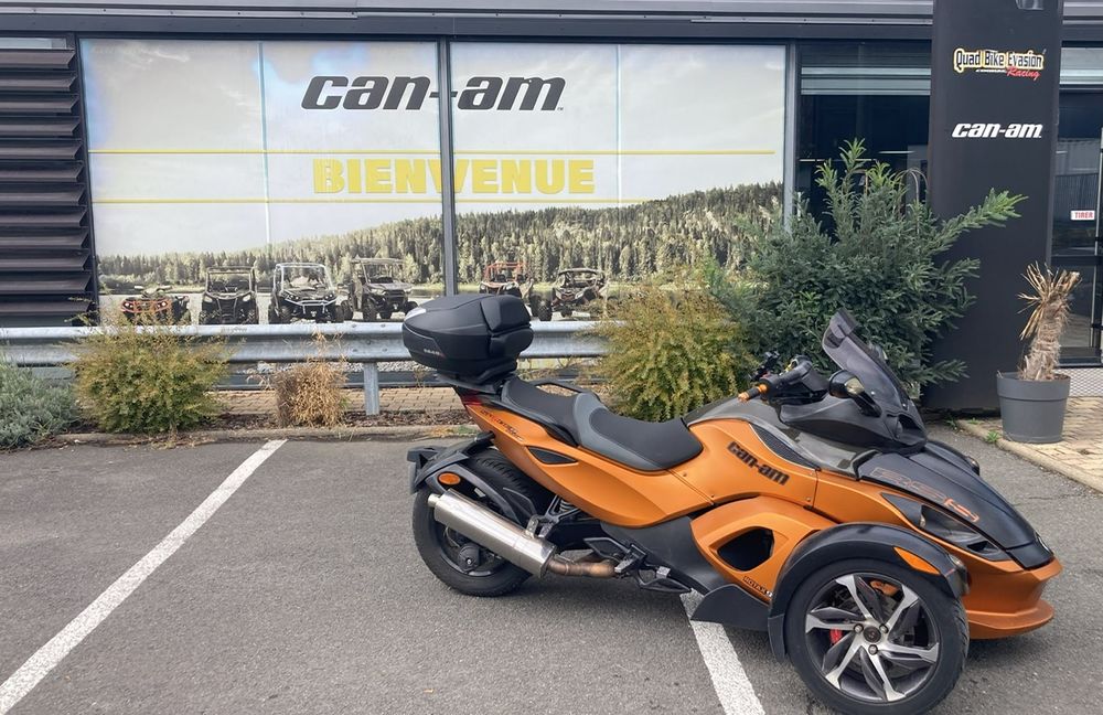 CAN AM 2011 occasion 16100 Cognac