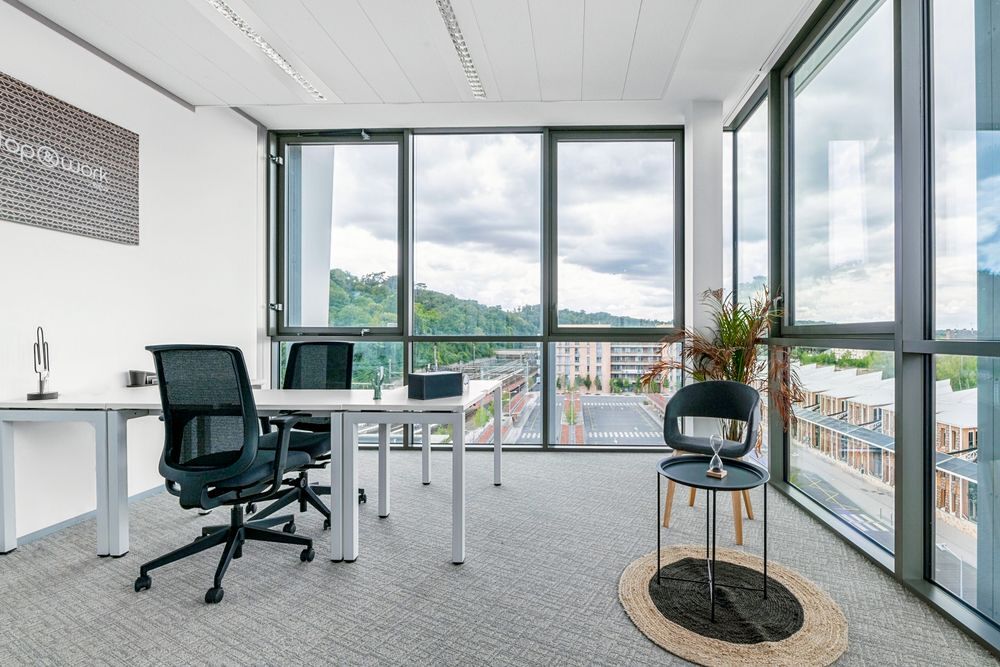   Louez un grand espace de bureau pour 50 personnes à STOP & WORK VERSAILLES CHANTIER Versailles 