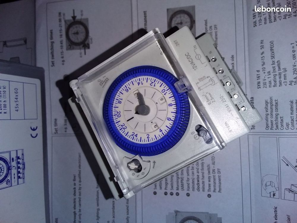 Minuterie programmable 12V AC/DC Sul181d (minuterie 24 heure Bricolage