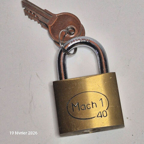 Cadenas sécurité, acier laiton, avec 2 clés, 40 mm           4 Saumur (49)